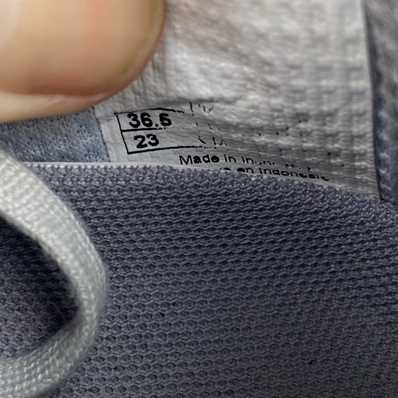 New Balance REVLite Tennis shoes. - Picture 6 of 7